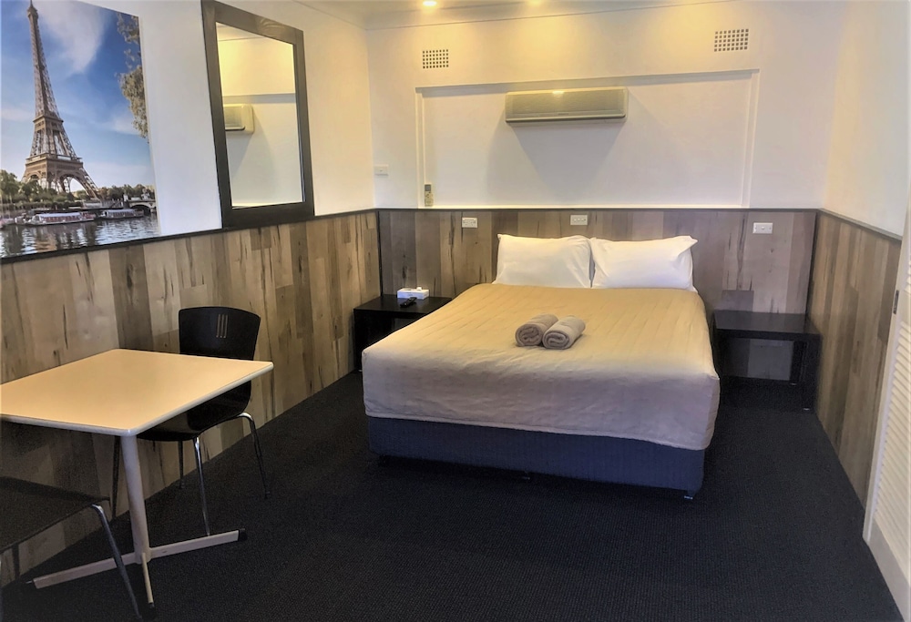 Country Comfort Cowra 35/44