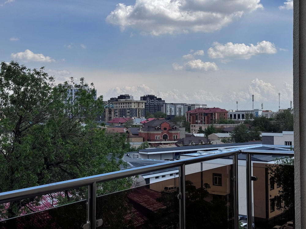 The Tower Hotel Tashkent 65/70