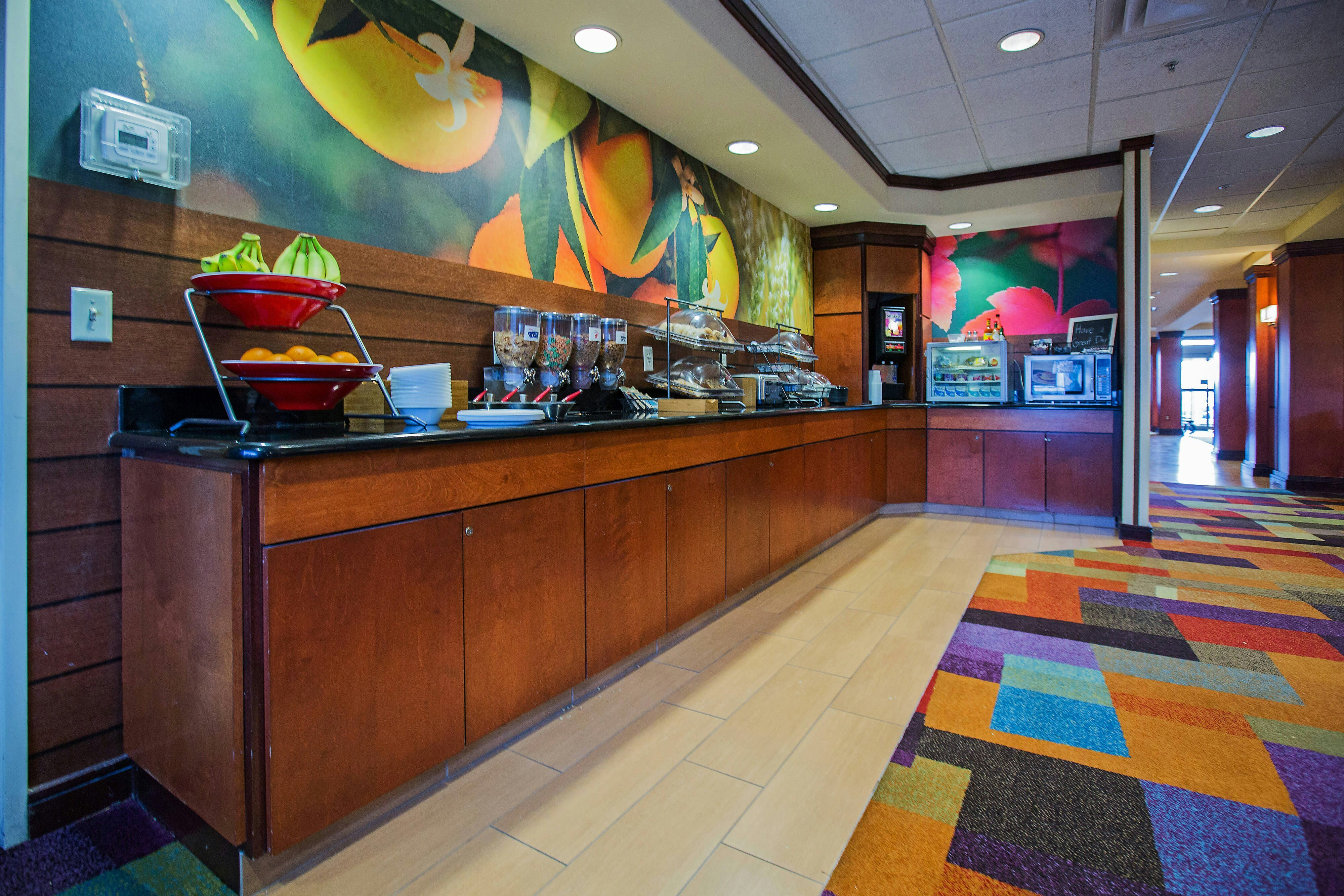 Fairfield Inn & Suites Toledo North 2/8