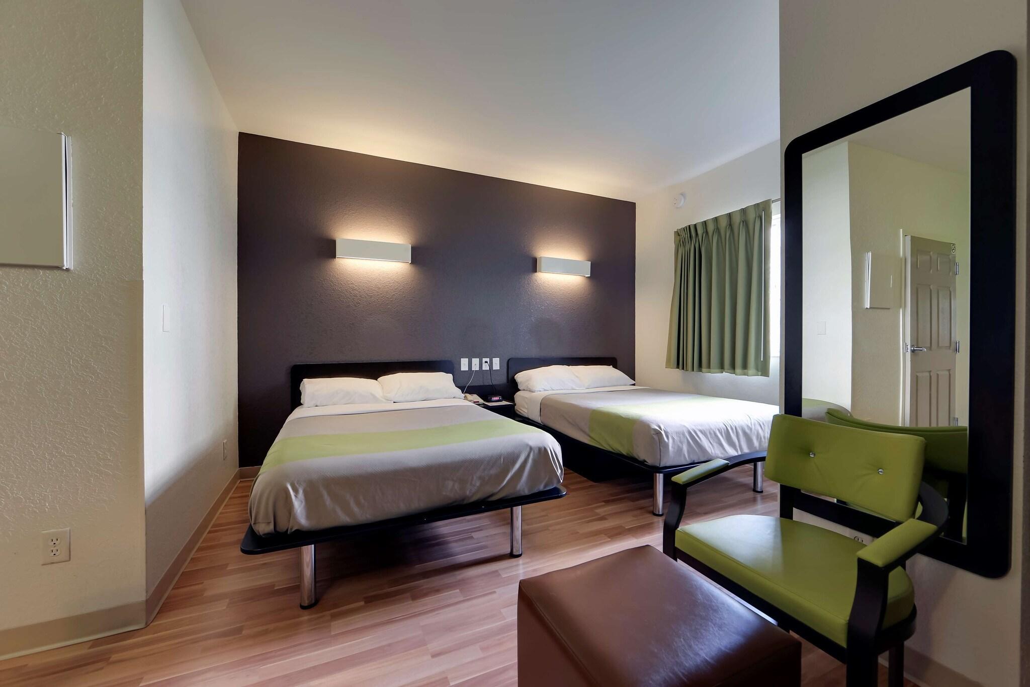 2 Full Beds - Non-Smoking