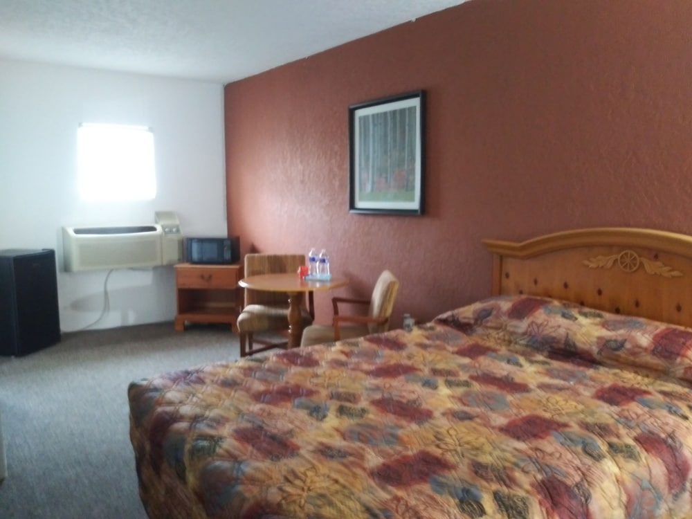Circle S Lodge 20/41