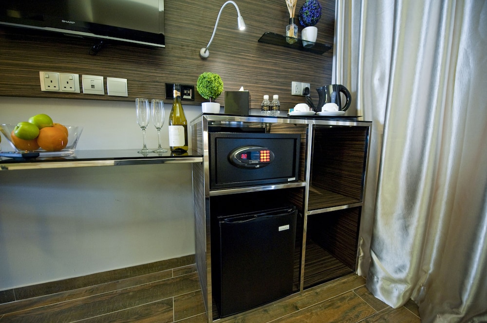 Mercure Singapore Tyrwhitt 10/78