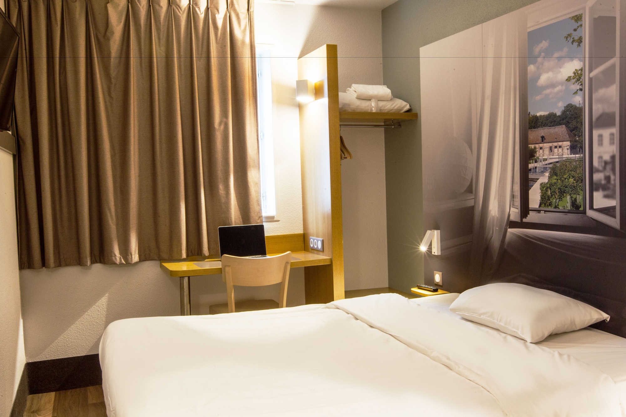 Room, Double Bed, Accessible