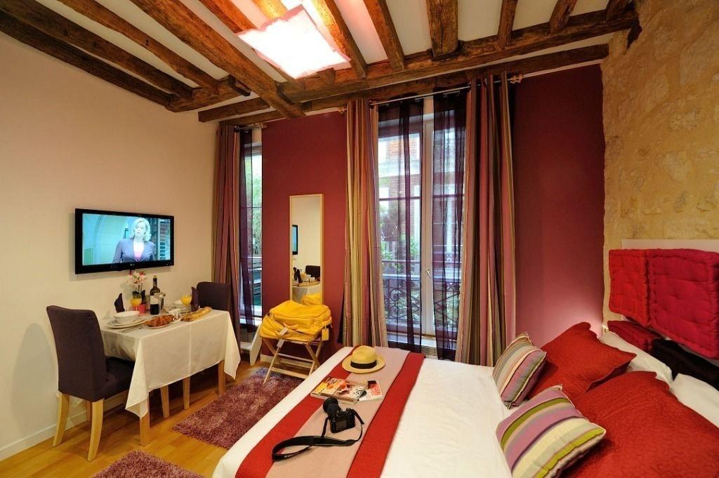 Female Only, Studio، Les Patios Du Marais 2/5