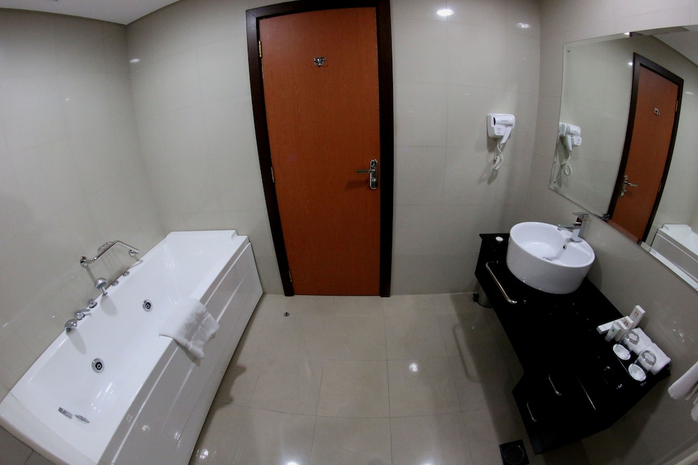 Diva Hotel 48/50