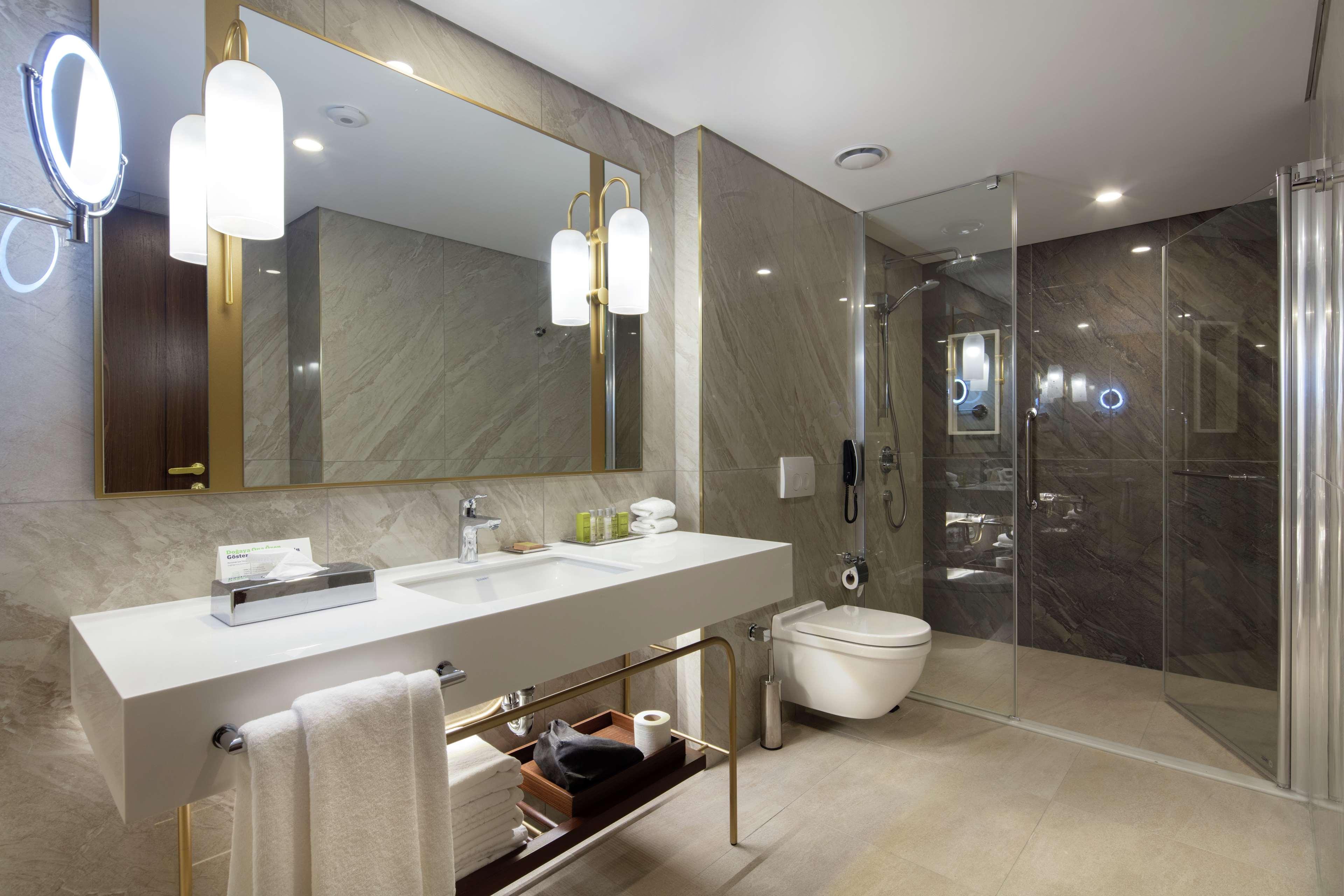 غرفة قياسية بسرير مزدوج، Doubletree By Hilton Antalya City Centre 4/4