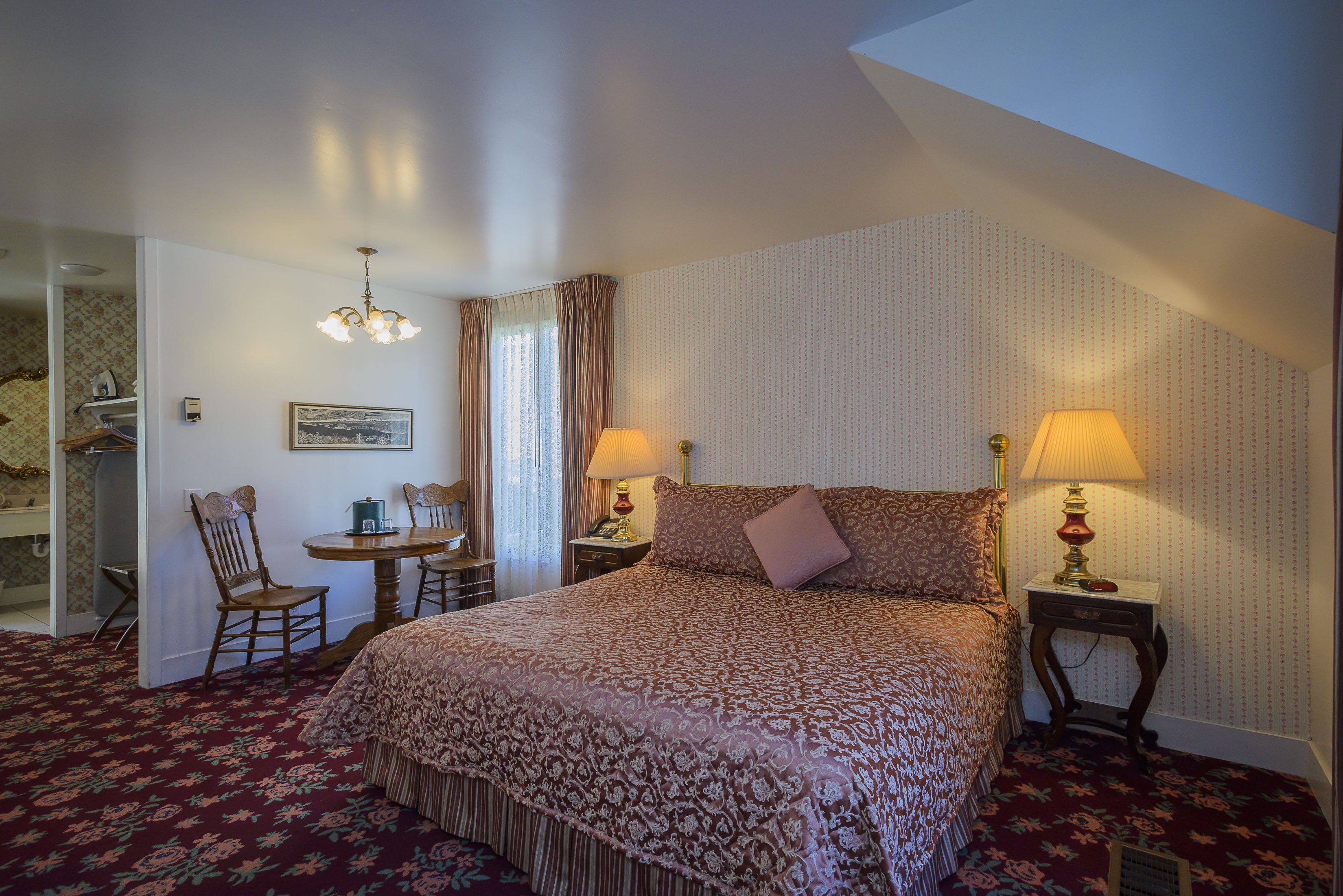 Hill House Inn 10/33