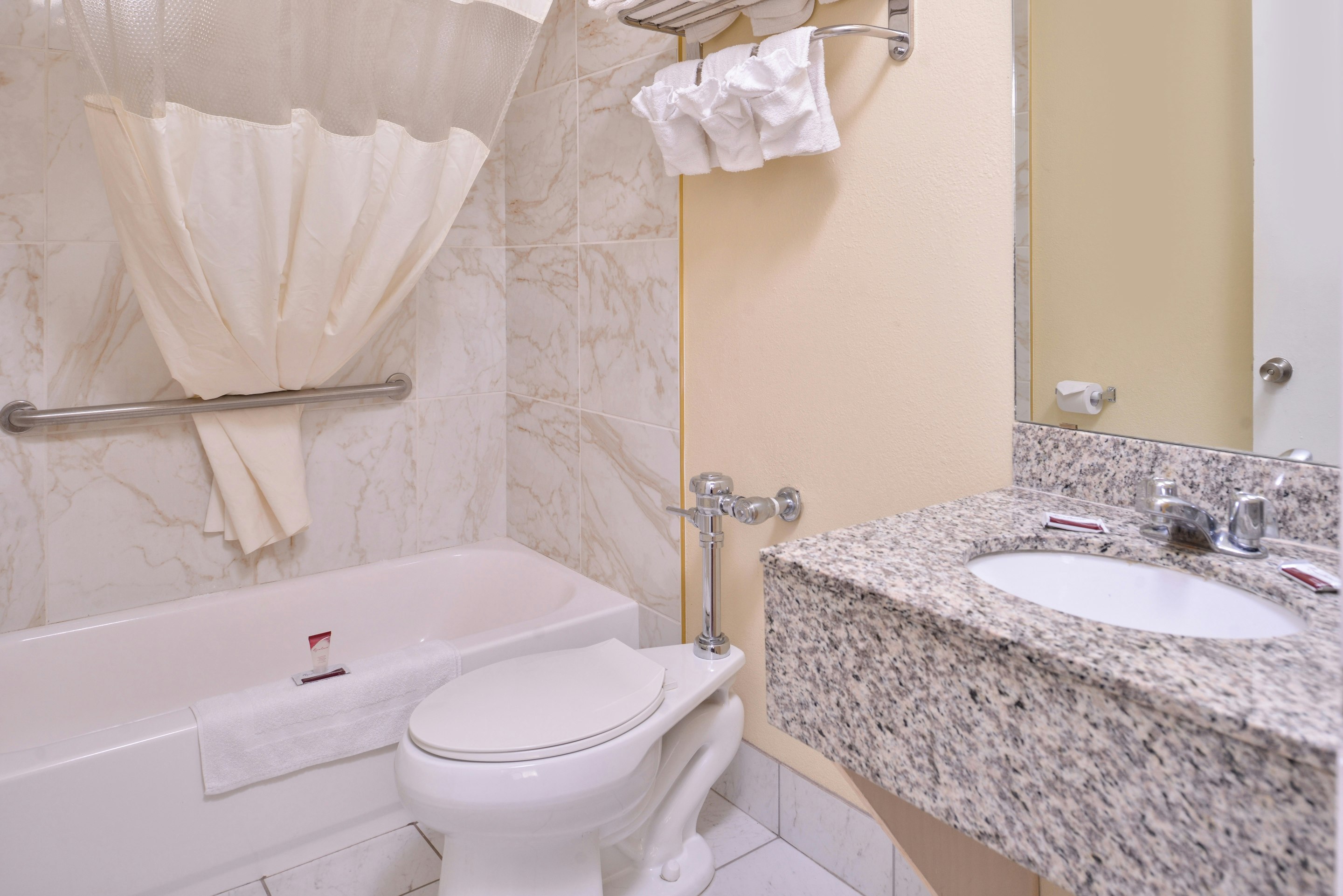 Scottish Inns & Suites 44/46
