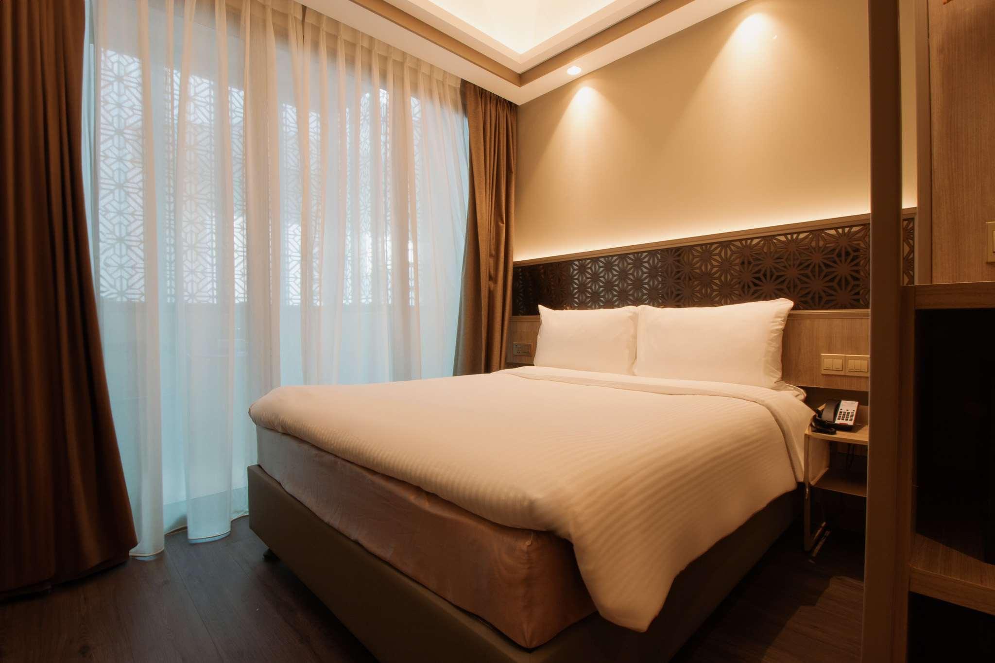 Aqueen Prestige Hotel Jalan Besar 13/42