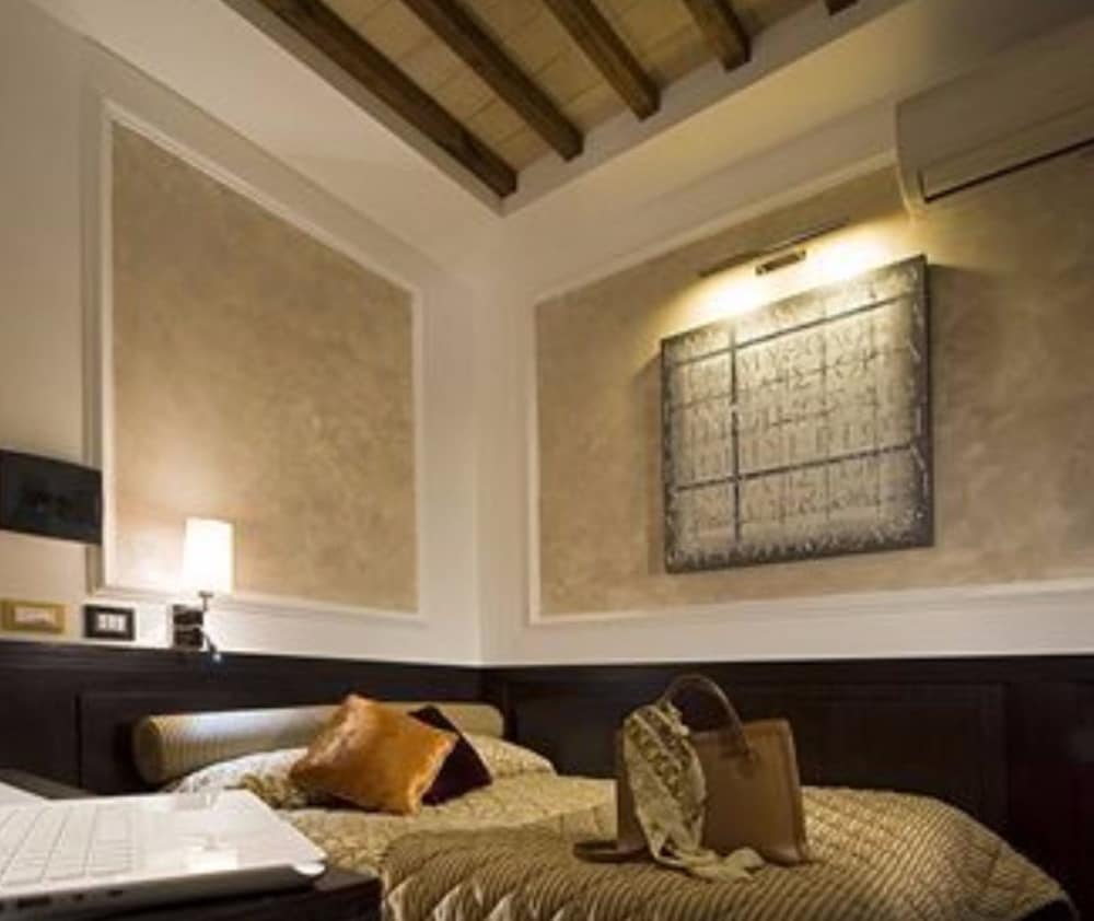 Duca D Alba Hotel 38/41