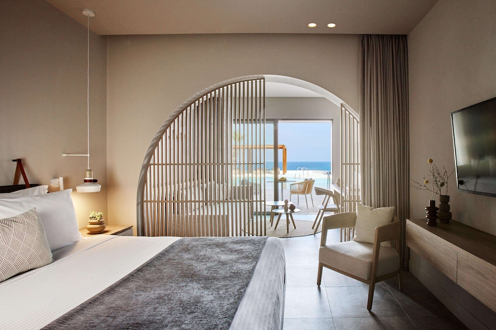 JUNIOR SUITE, SEA VIEW, SHARED POOL