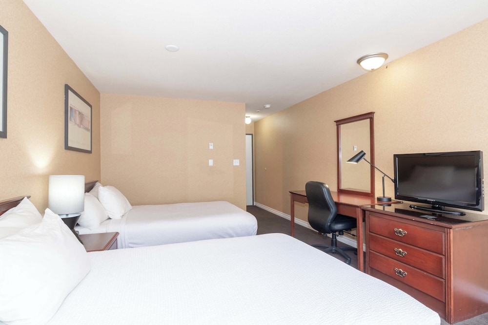 Sandman Hotel Castlegar 8/50
