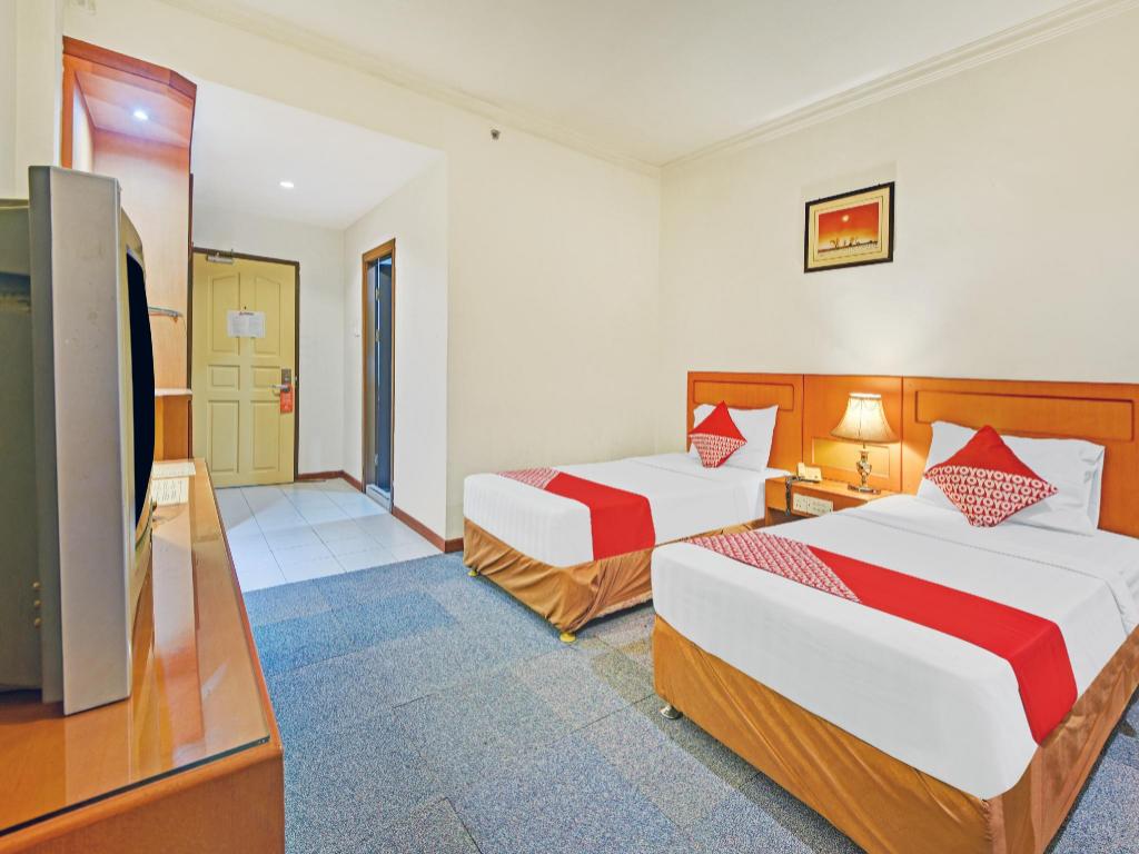 OYO 1178 Plaza Hotel Tanjung Pinang 17/50