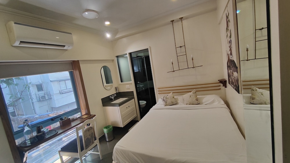 Hotel Kemps Corner 19/42