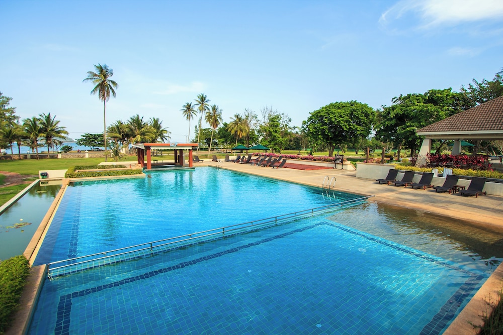 The Nouveau Chumphon Beach Resort and Golf 36/60