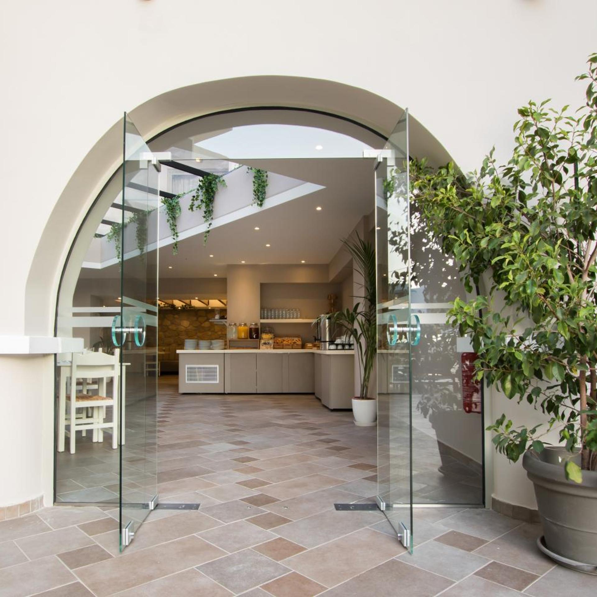 Parasol Luxury Hotel & Suites 8/80
