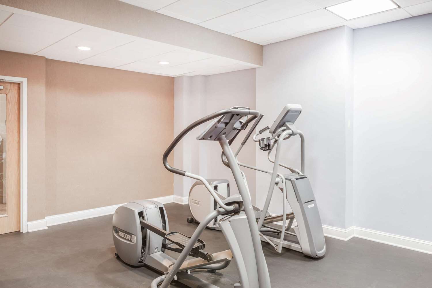 Wyndham Virginia Beach Oceanfront 32/64