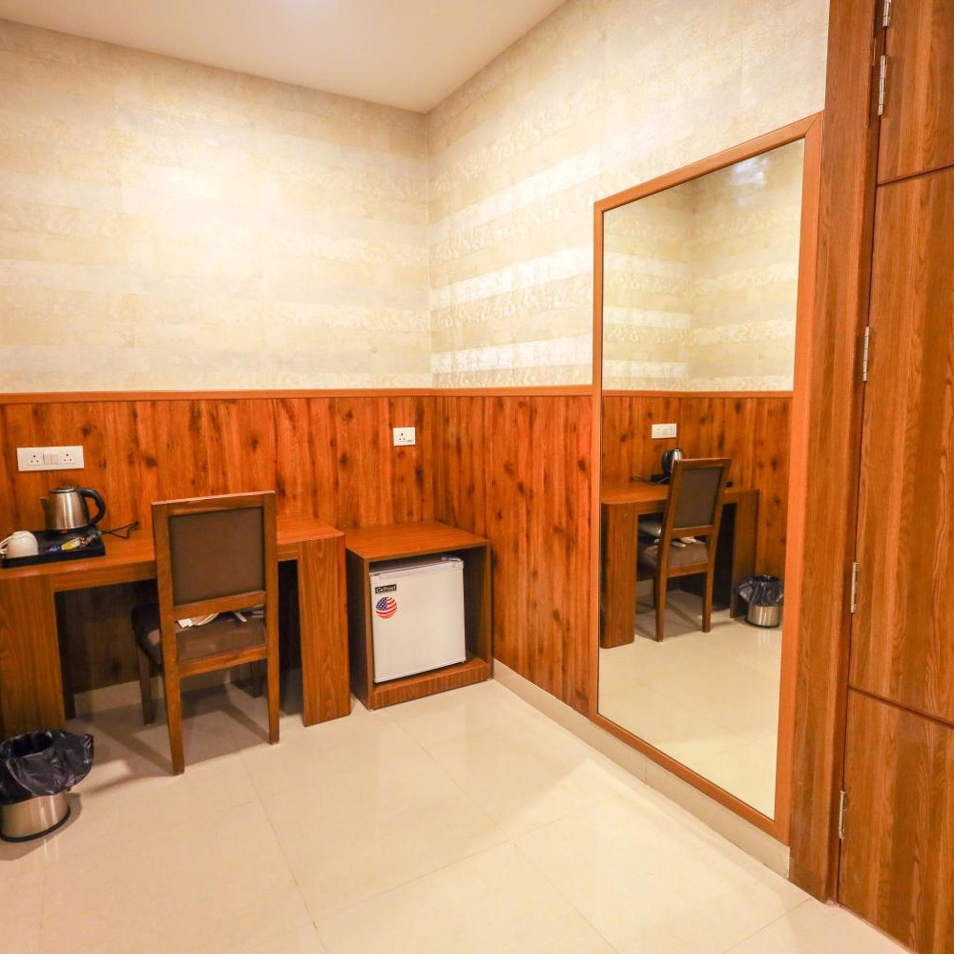 Clay Inn Hotel Gurugram 41/50