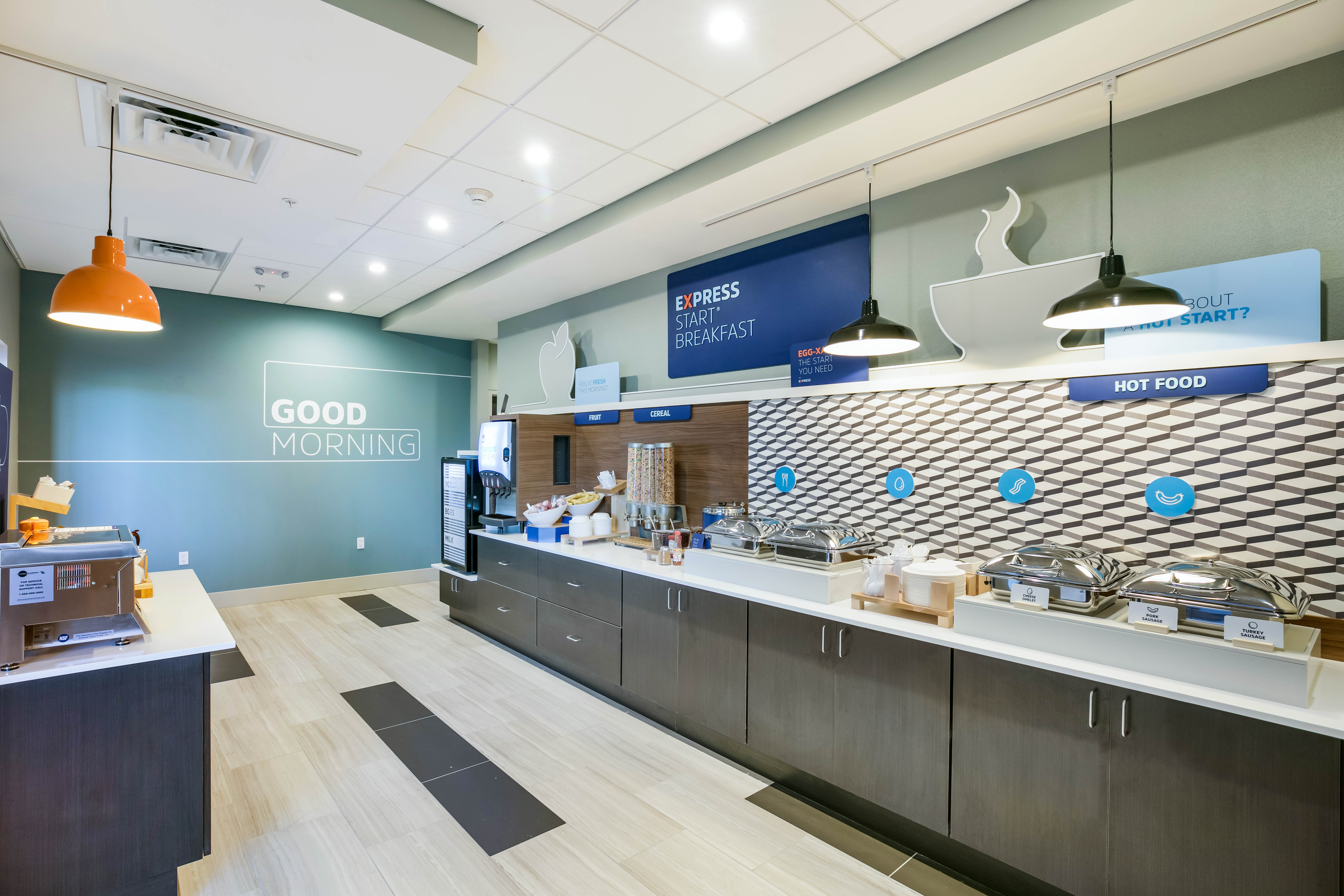 Holiday Inn Express Suites Jacksonville Town Center 9/46
