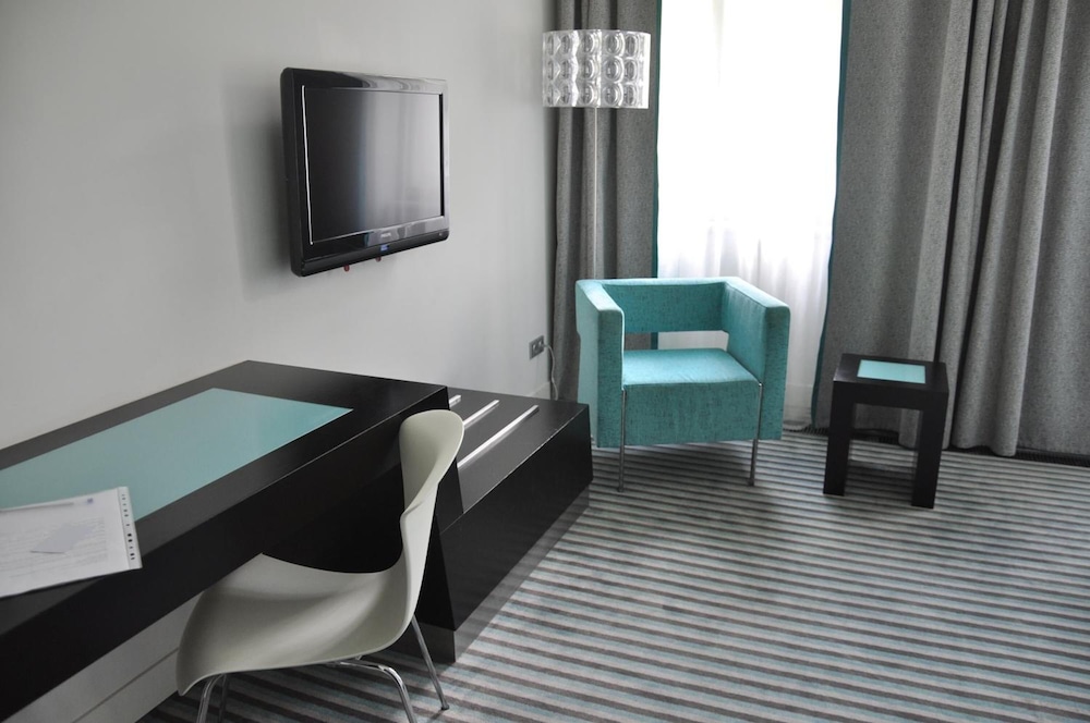 Red And Blue Design Hotel Prague 44/57
