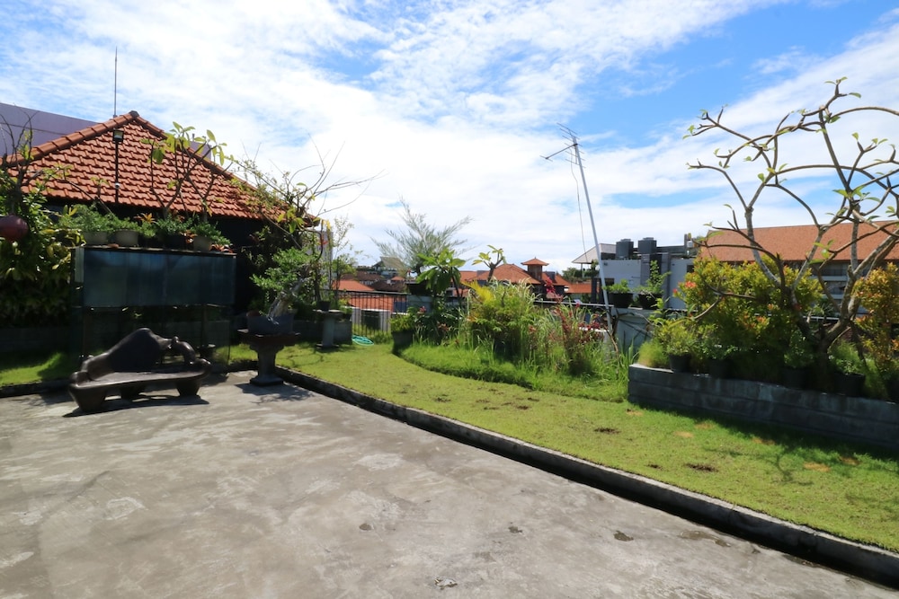 Kondra Premiere Guest House 37/41