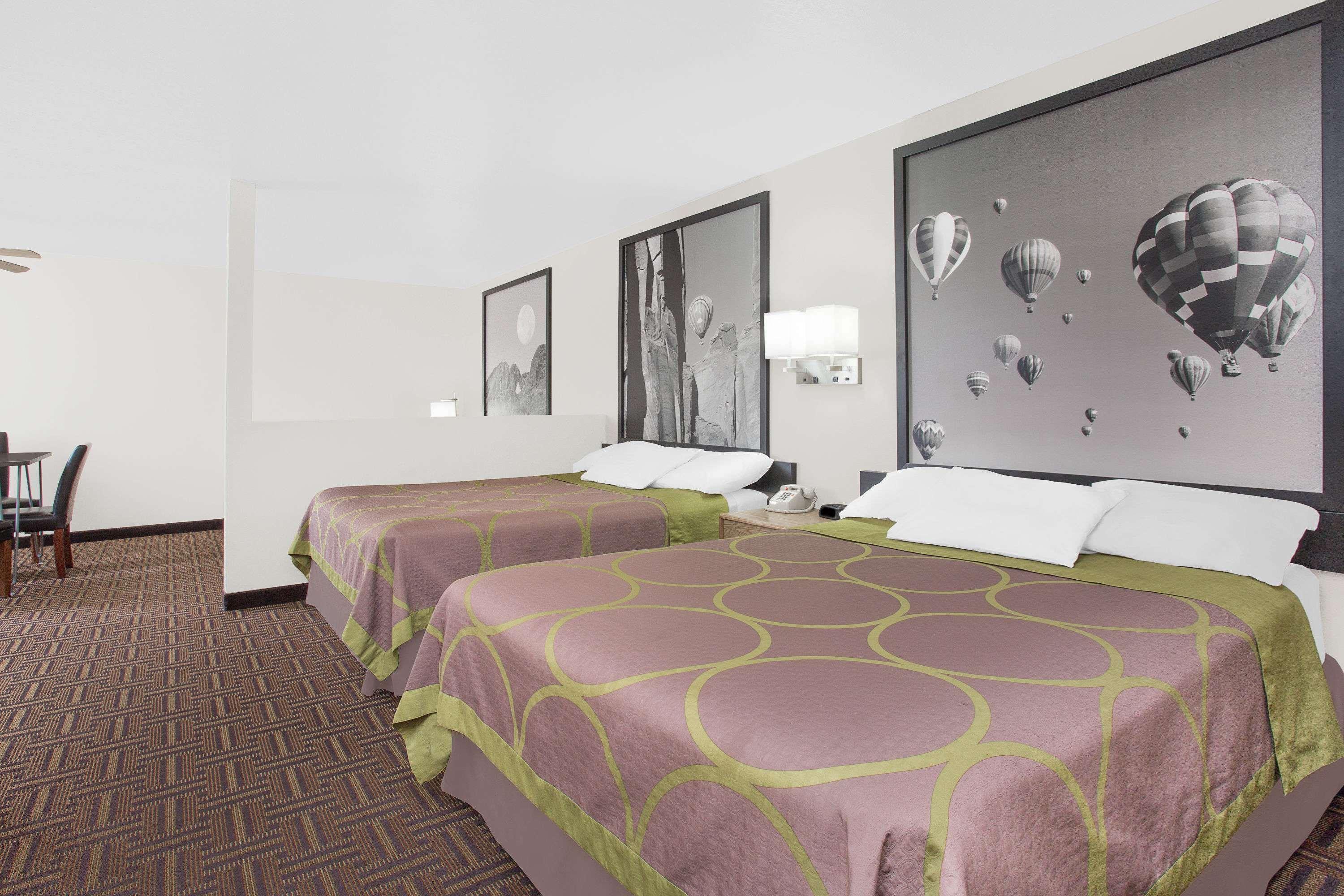 Room, 2 Queen Beds