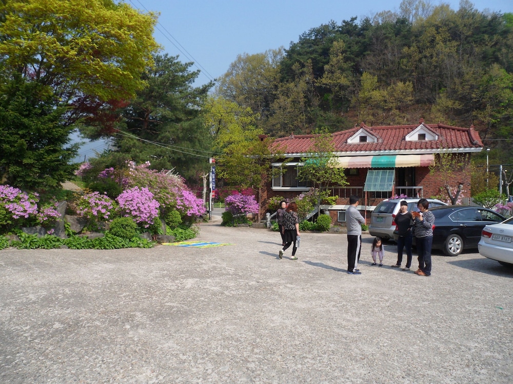 Gyerim Sanjang Motel 43/46