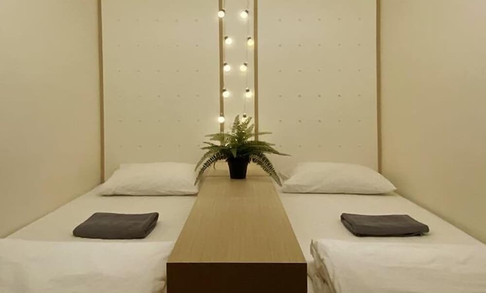 MONOMER HOSTEL BANGKOK 34/50