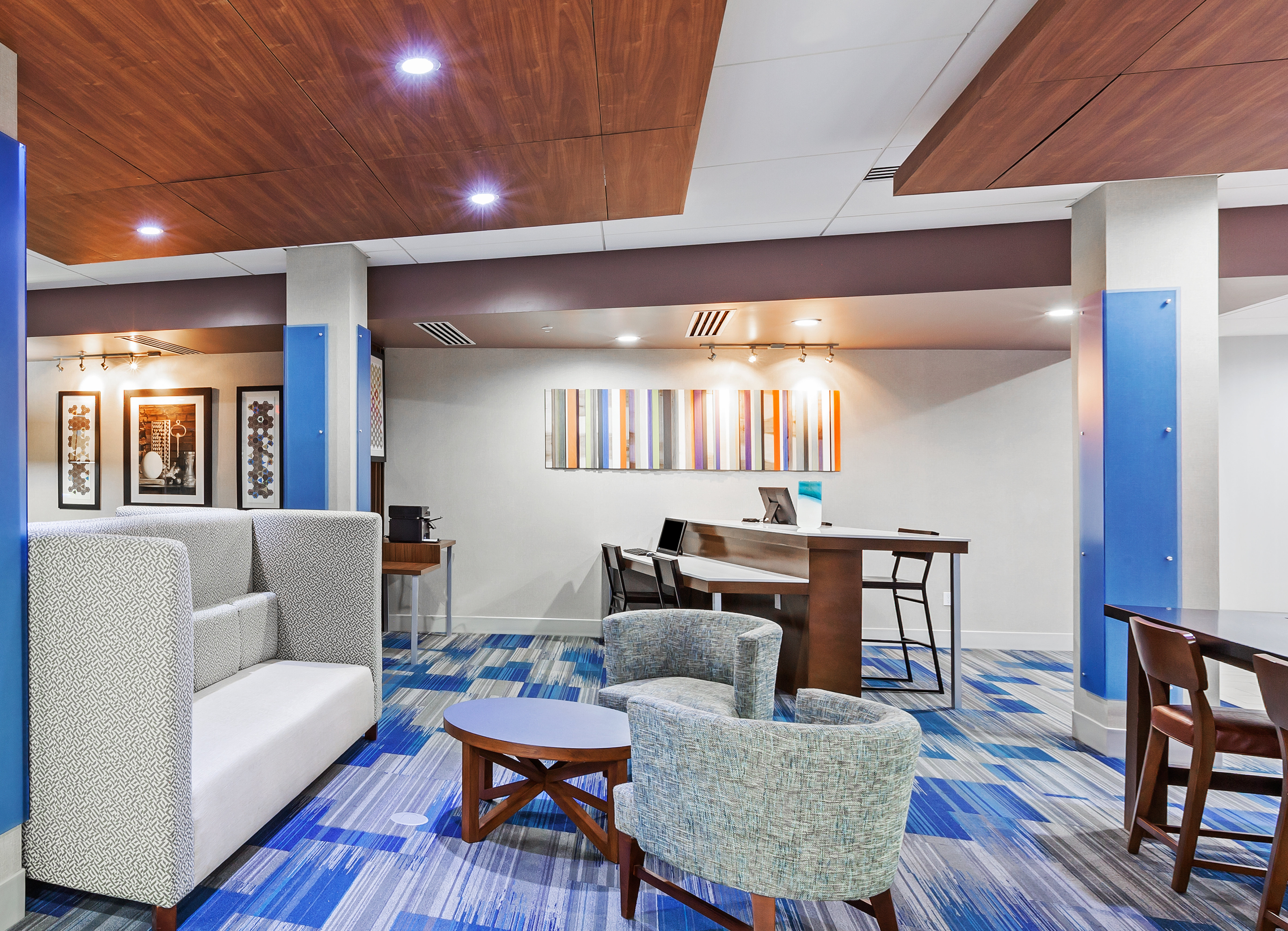 Holiday Inn Express Suites Tulsa West Sand Springs 39/52