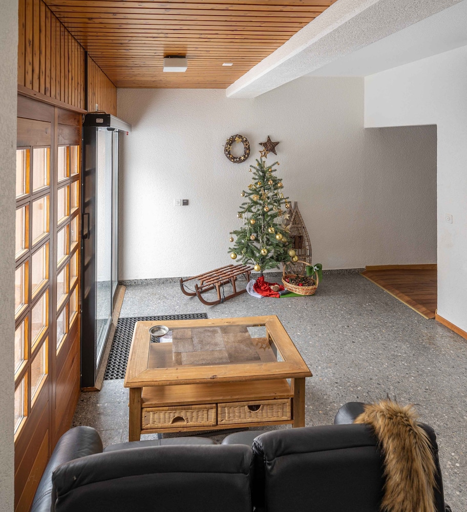 Grichting Hotel & Serviced Apartments 38/65