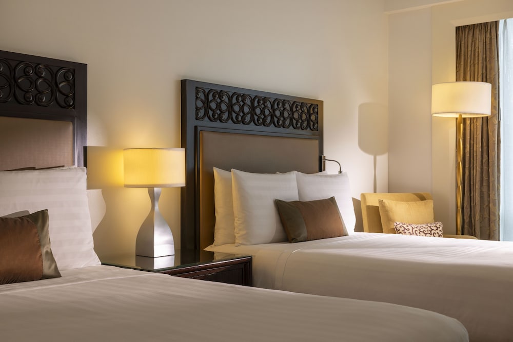 Fairmont Makati 16/50