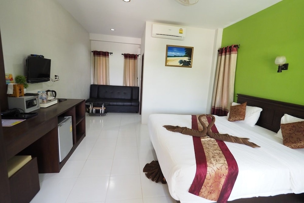 Hatzanda Lanta Resort 34/64