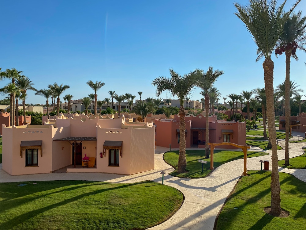 Nubian Village Hotel 63/70