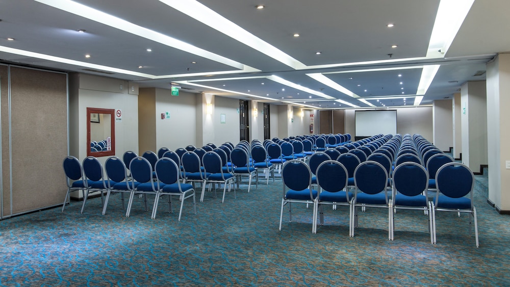 Holiday Inn Suites Mexico Zona Reforma An Ihg Hotel 46/50