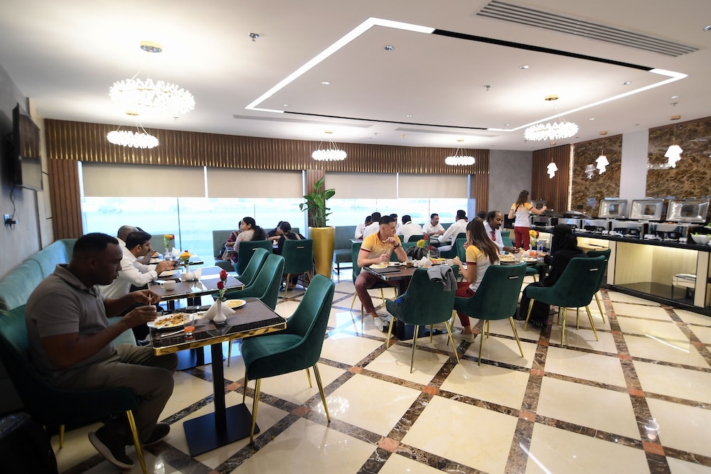 restaurant cafeteria