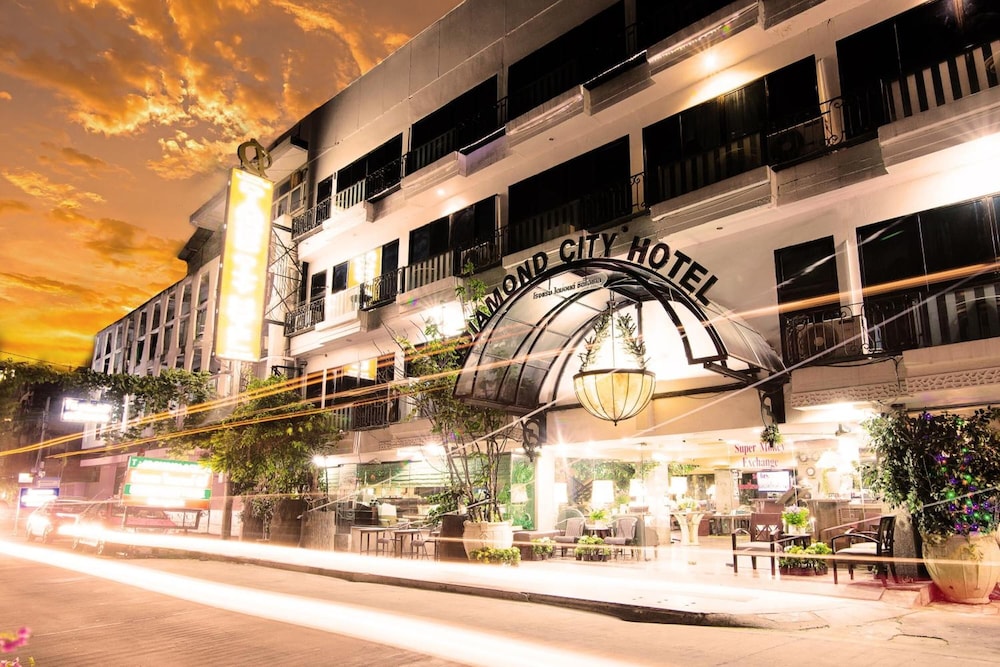 Diamond City Hotel 4/72