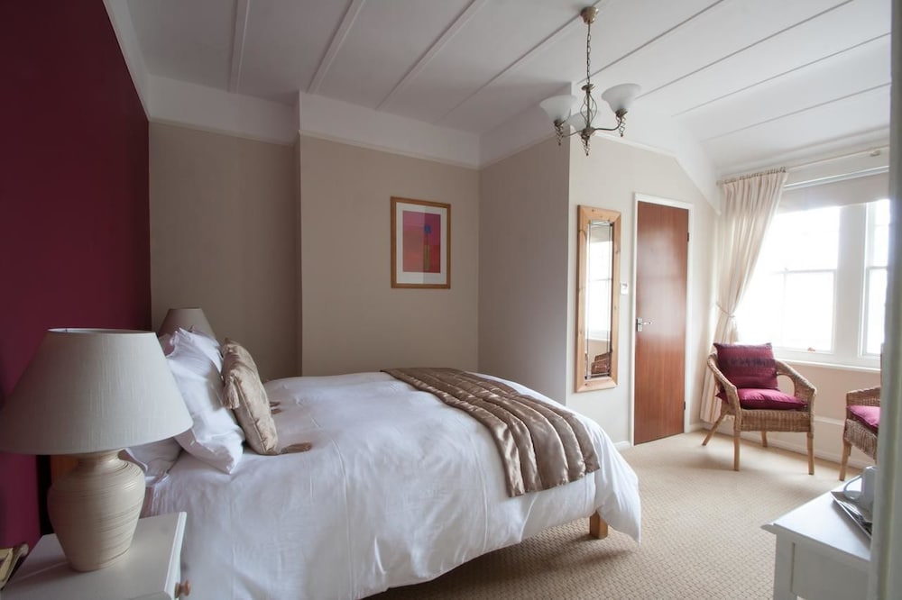 Gyves Guest House 8/17
