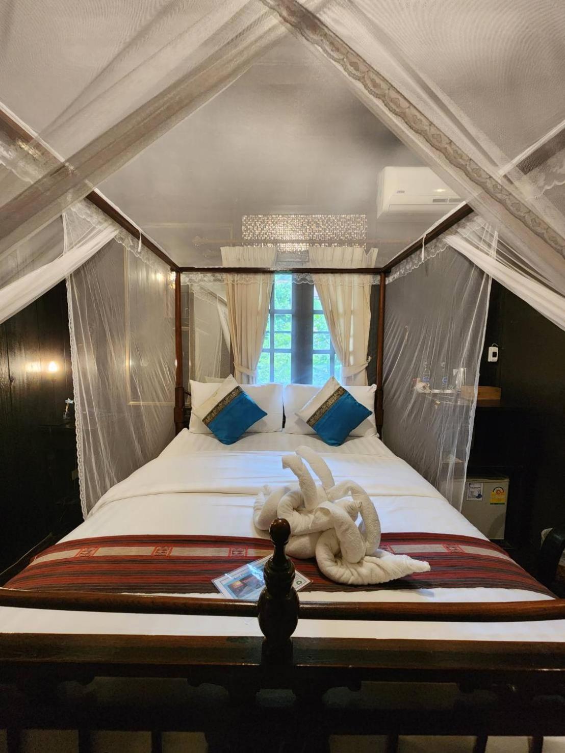 Club One Seven Gay Men Hotel Chiang Mai 14/51