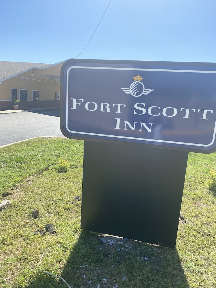 Super 8 by Wyndham Fort Scott 41/49