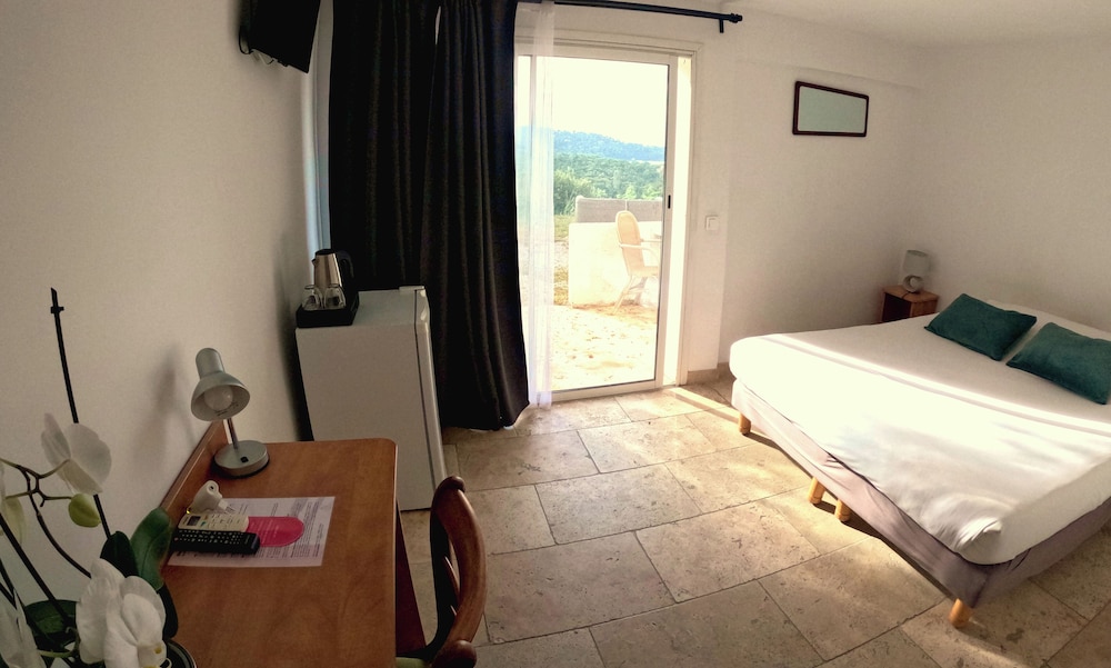 Azur Hotel 25/63