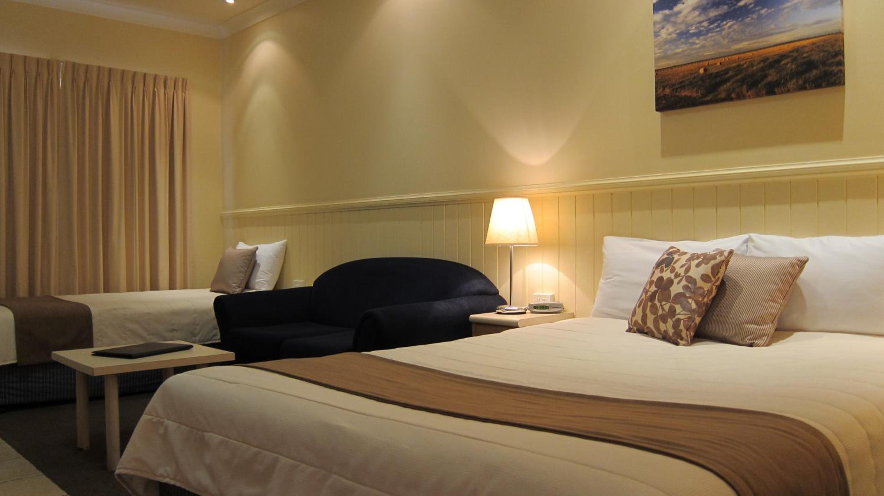 Suite, 1 Queen and 1 Single Bed