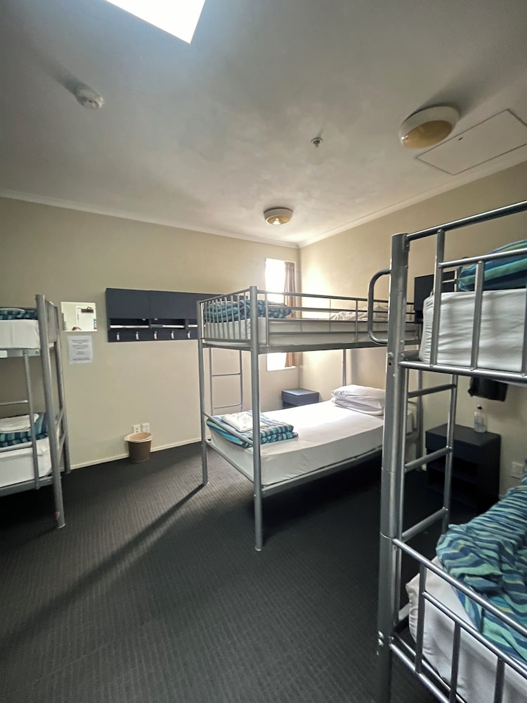 Nomads Capital Backpackers Wellington- Adults only 28/63