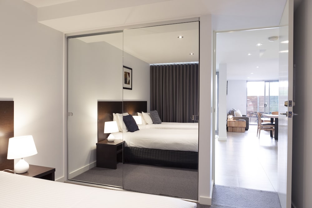 The Dolphin Apartments 14/69