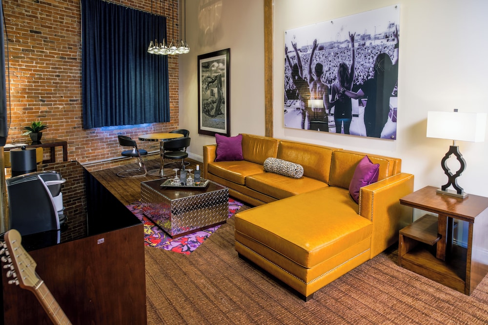 Hard Rock Hotel & Casino Sioux City 43/66