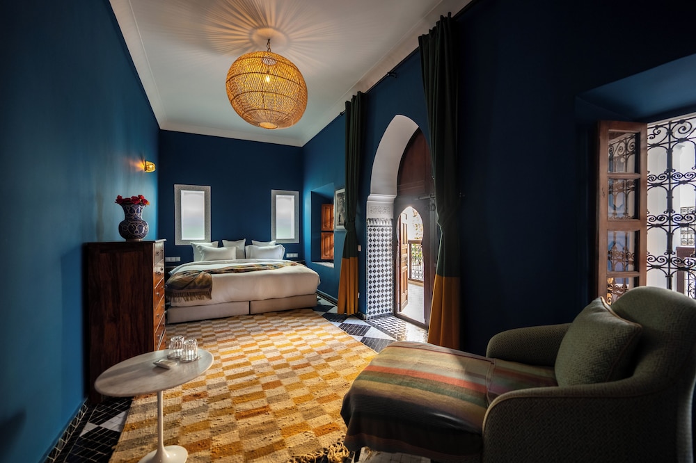 Riad Les Yeux Bleus 16/75