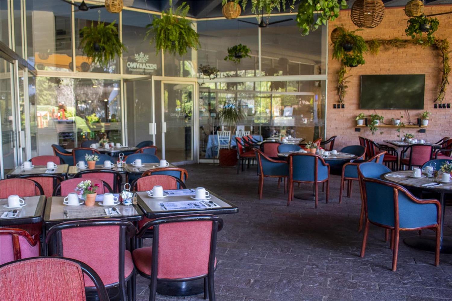 restaurant cafeteria