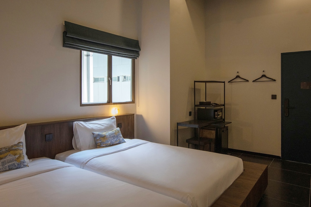 STANDARD, TWIN BEDS