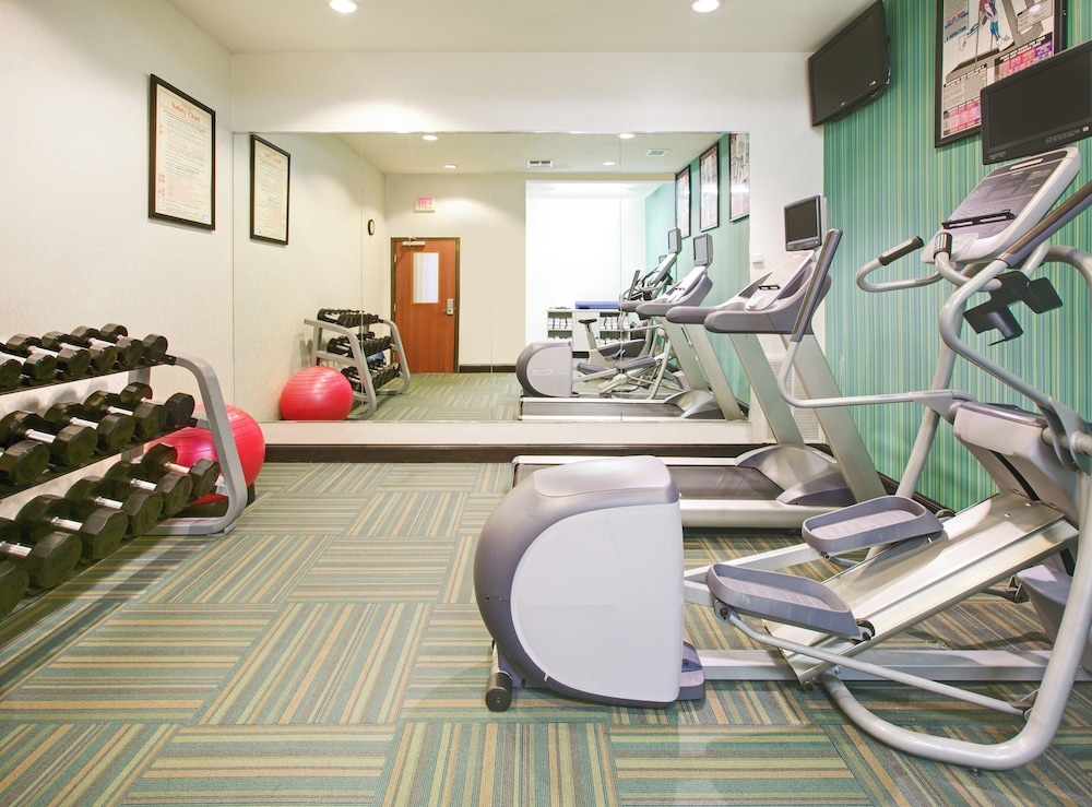 Holiday Inn Express Hotel And Suites Denton Unt Twu 43/68