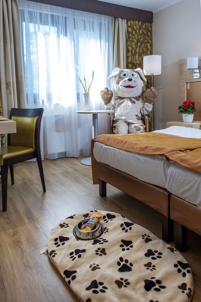 Hotel Sopron 60/73