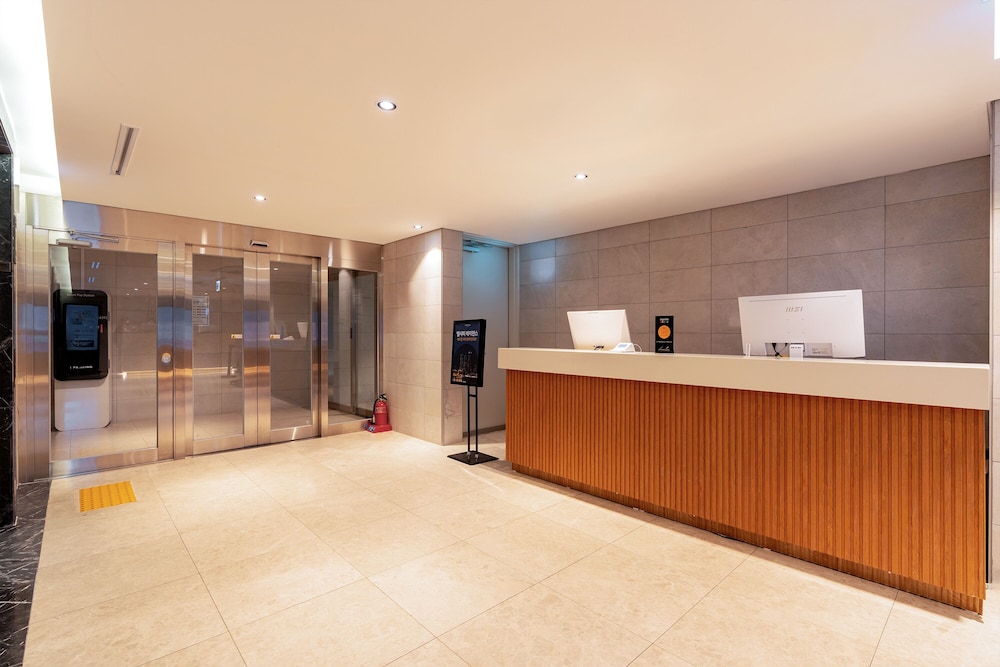 LCT Residence Y Collection 6/50